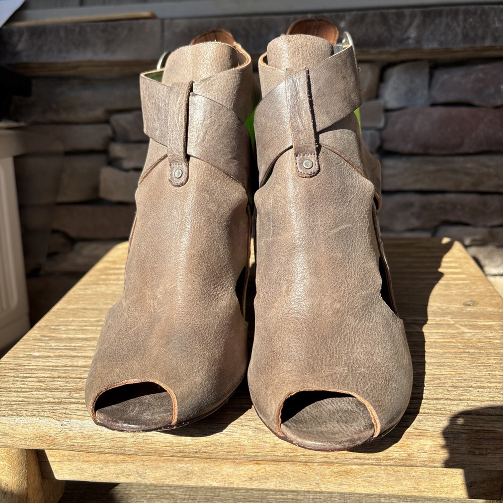 Coclico Shoes Womens 39US 8 Heels Grey Brown Leather Buckle Bootie Spain